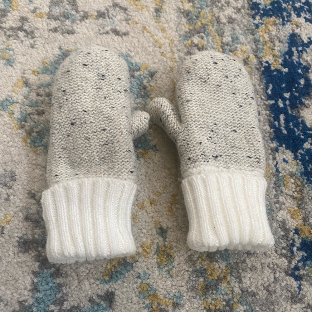 EUC Infant H&M mitts
